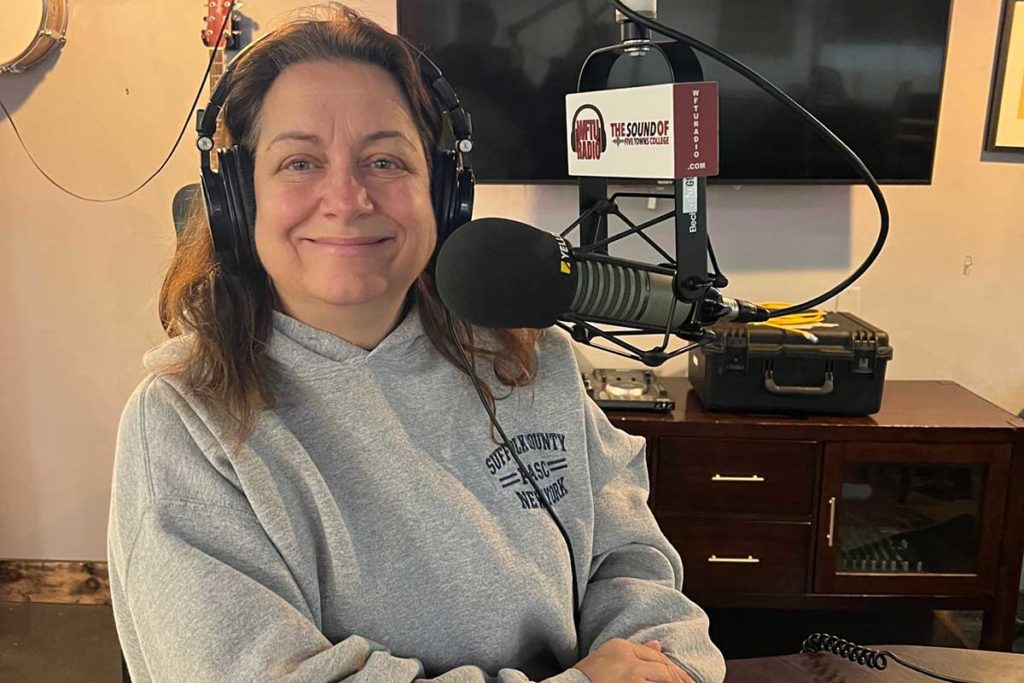TV Pro and Former FTC Professor Donna Drake Vists WFTU Radio